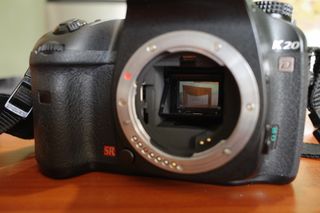 Kit Pentax K20D + Obiettivo + Accessori