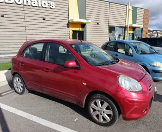 Nissan Micra 12/2011 automático