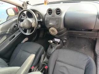 Nissan Micra 12/2011 automático