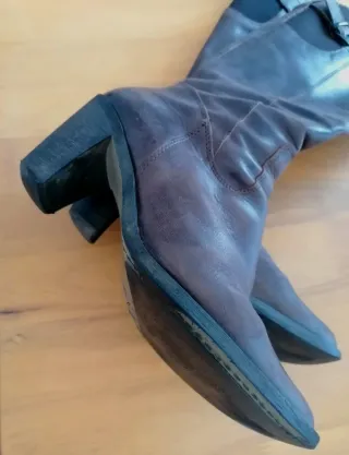 Botas de piel marrón