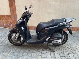 Honda SH125 Scooter Negra