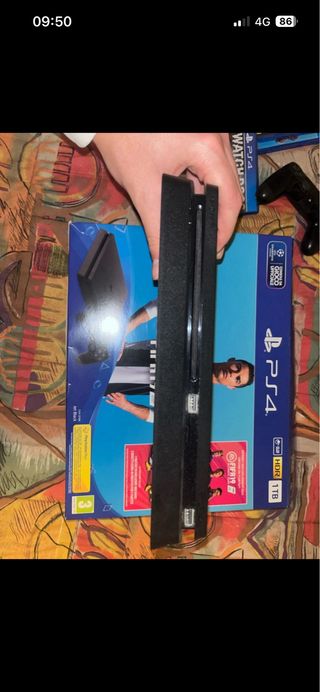 PS4 (PlayStation 4) 1TB + Giochi