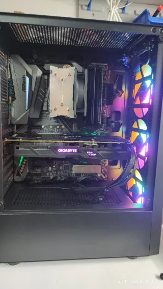 Antec Gaming PC con Ventana Lateral