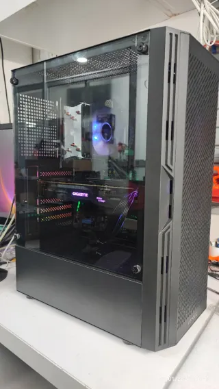 Antec Gaming PC con Ventana Lateral