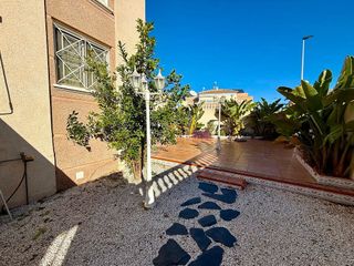Casa en alquiler en Nueva Torrevieja - Aguas Nuevas en Torrevieja