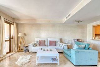 Piso en venta en Puerto de la Duquesa en Manilva