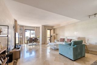 Piso en venta en Puerto de la Duquesa en Manilva