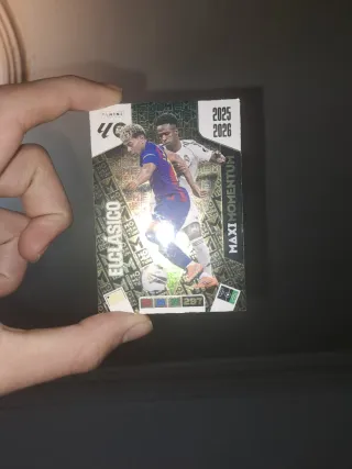 Cromo Panini Maxi Momentum 2025-2026