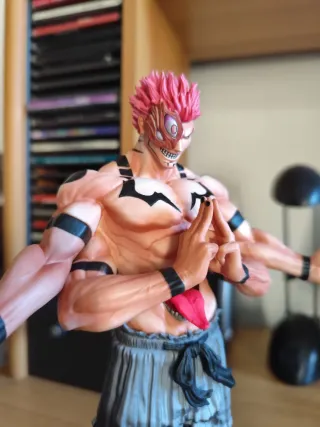 Action Figure Sukuna Jujutsu Kaisen di Sukuna
