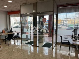 Local comercial en alquiler en Arco Norte - Avda. España en Dos Hermanas