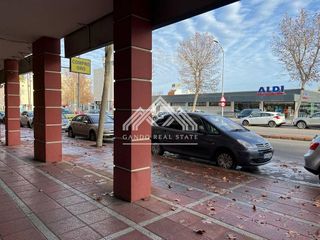 Local comercial en alquiler en Arco Norte - Avda. España en Dos Hermanas