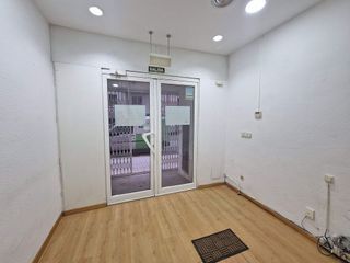 Local comercial en alquiler en Ensanche en Pamplona