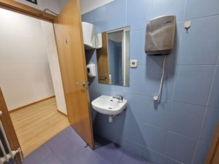 Local comercial en alquiler en Ensanche en Pamplona