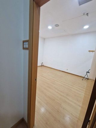 Local comercial en alquiler en Ensanche en Pamplona