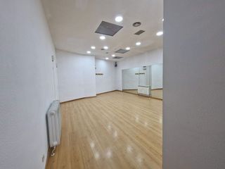 Local comercial en alquiler en Ensanche en Pamplona