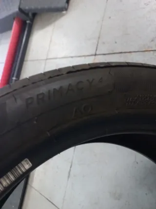 Neumático 215/50 R18 92W