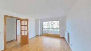 Piso en venta en Numancia en Madrid