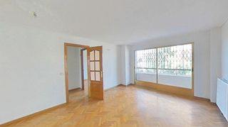 Piso en venta en Numancia en Madrid