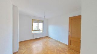 Piso en venta en Numancia en Madrid