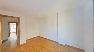 Piso en venta en Numancia en Madrid