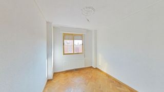 Piso en venta en Numancia en Madrid