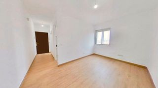 Piso en venta en Numancia en Madrid
