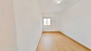 Piso en venta en Numancia en Madrid