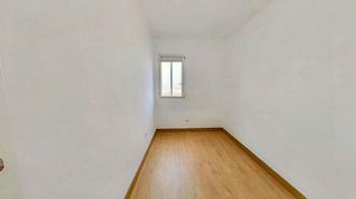 Piso en venta en Numancia en Madrid