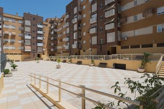 Piso en alquiler en Renfe - Bulevar 1º y 2º Fase en Jaén