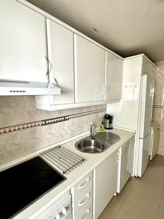 Piso en alquiler en Los Naranjos - Las Brisas en Marbella