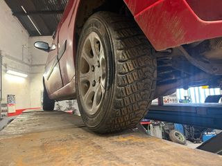 Llantas Saxo VTS con neumáticos tierra MRF