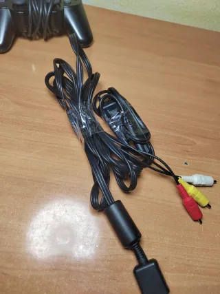 PlayStation 2 Slim Negra + Mando y Cargador