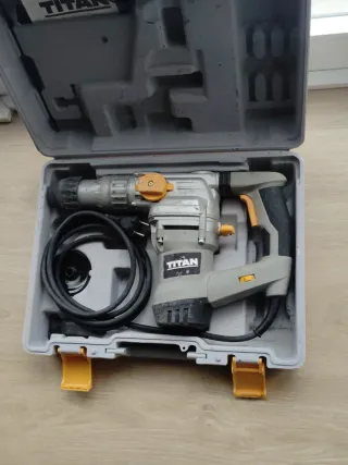 Martillo Titan con maletín