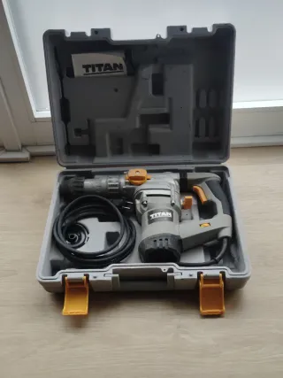 Martillo Titan con maletín