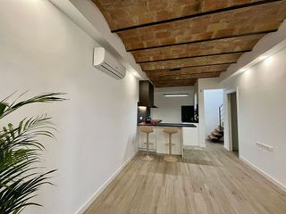 Casa pareada en venta en Sant Antoni en Barcelona