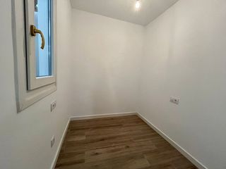 Casa pareada en venta en Sant Antoni en Barcelona