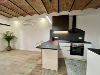 Casa pareada en venta en Sant Antoni en Barcelona