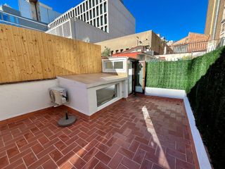 Casa pareada en venta en Sant Antoni en Barcelona