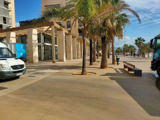 Local comercial en venta en Montigalà -Sant Crist en Badalona