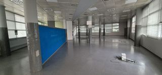 Edificio en alquiler en Centro en Tomares