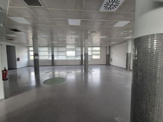 Edificio en alquiler en Centro en Tomares