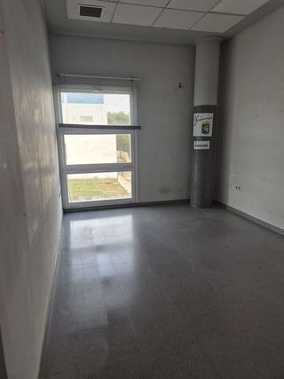 Edificio en alquiler en Centro en Tomares