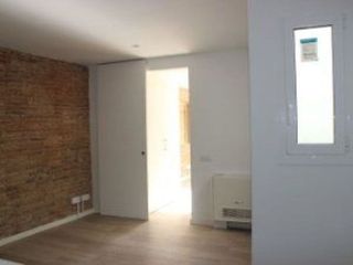 Piso en venta en El Raval en Barcelona