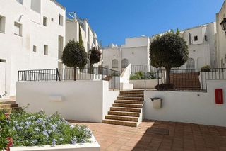 Piso en venta en Puerto de la Duquesa en Manilva