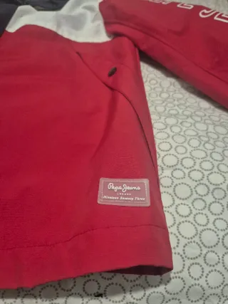 Cazadora Pepe Jeans Roja y Blanca