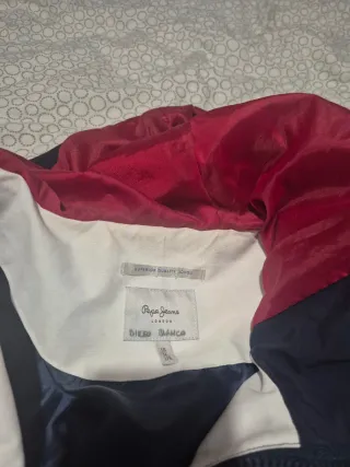 Cazadora Pepe Jeans Roja y Blanca