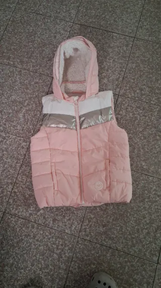 Gilet imbottito bambina con cappuccio