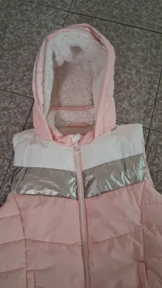 Gilet imbottito bambina con cappuccio