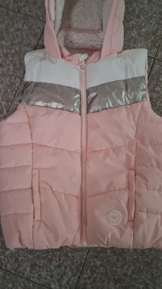 Gilet imbottito bambina con cappuccio