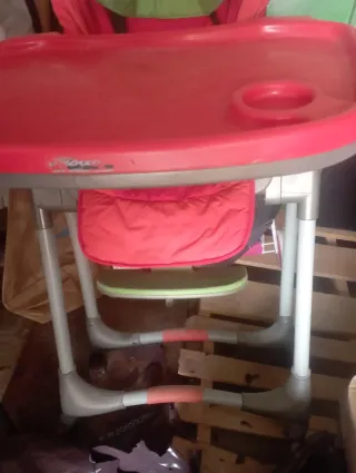 Trona de bebé roja y verde